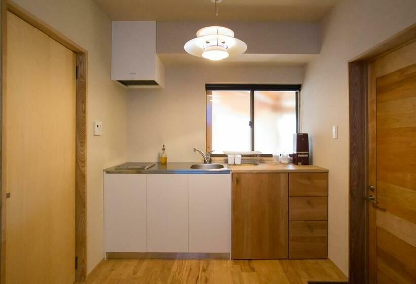 بنسيون Shioriya