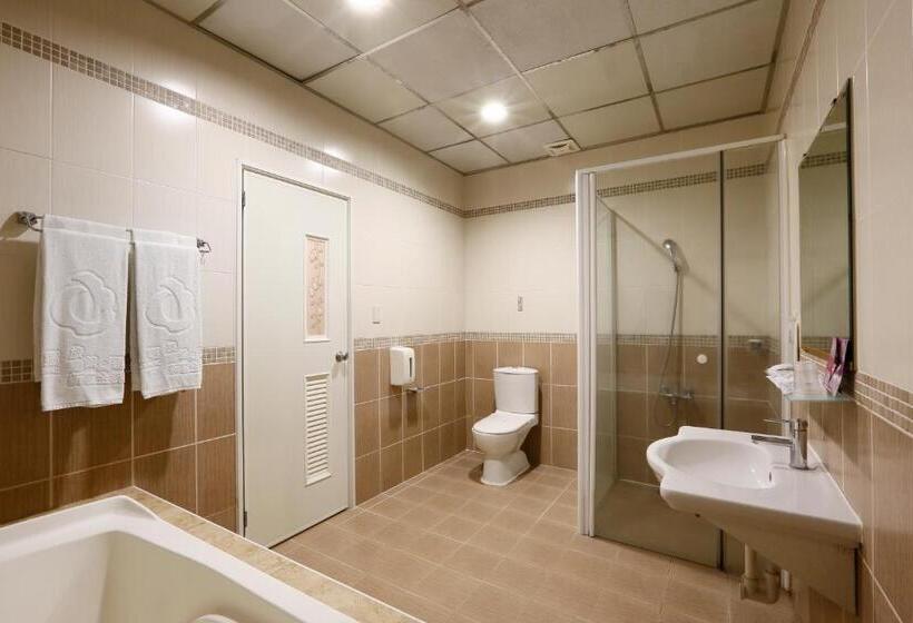 Treasure Island Motel Fengshan