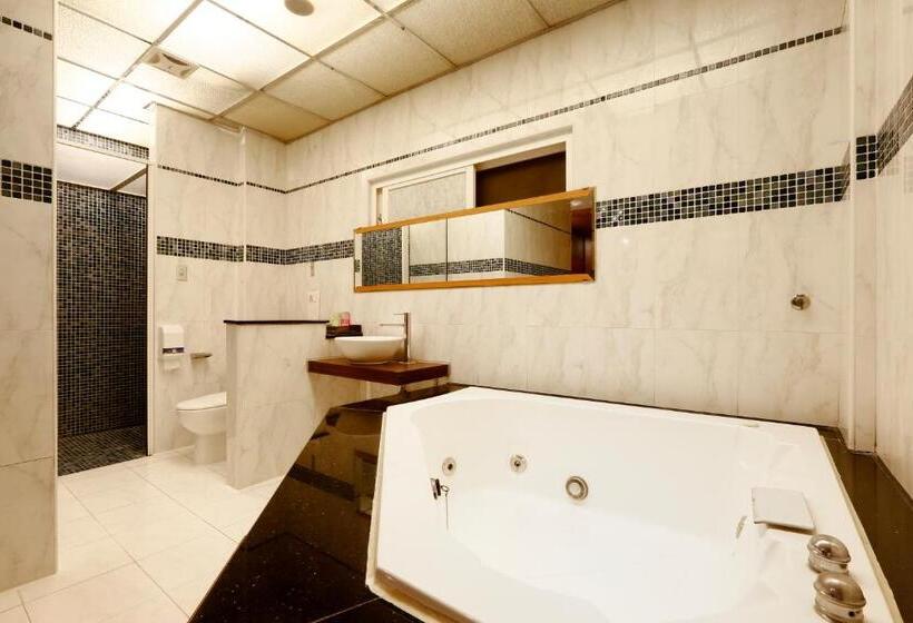 Treasure Island Motel Fengshan