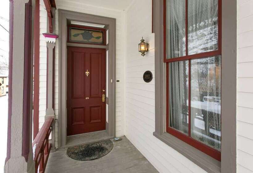 Rose Street Bed & Breakfast