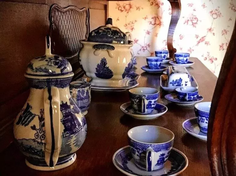 Rose Street Bed & Breakfast