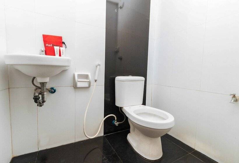 Hotel Reddoorz Near Bambang Station