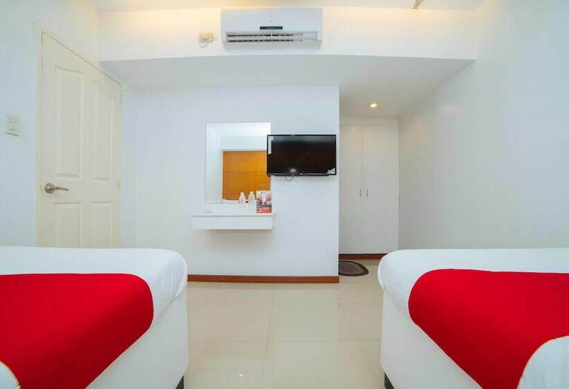 Hotel Reddoorz Near Bambang Station