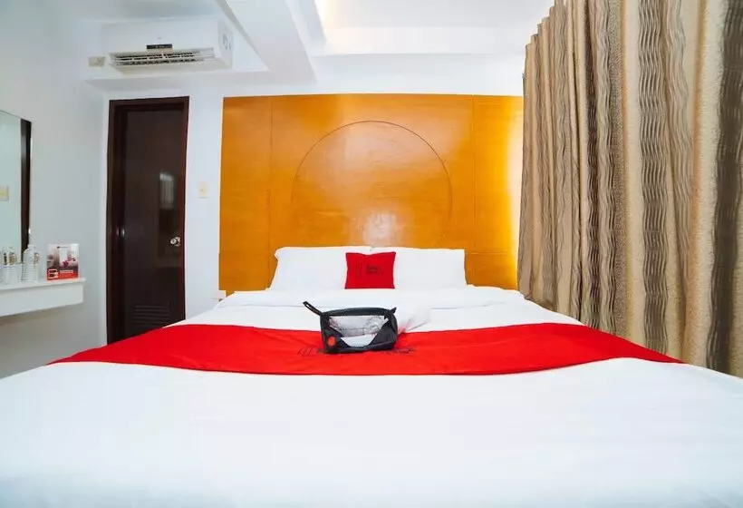 ホテル Reddoorz Near Bambang Station