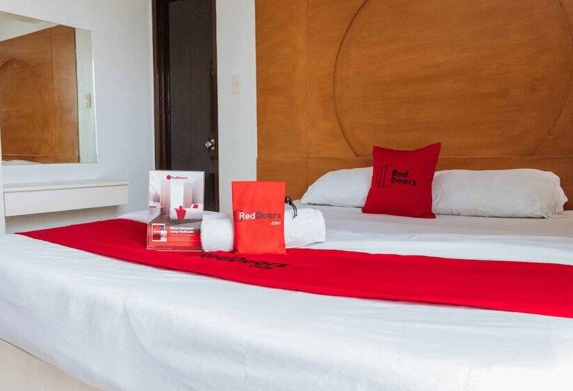 Hotel Reddoorz Near Bambang Station