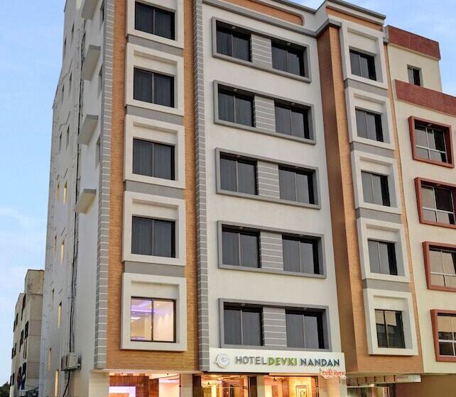 Hotel Devkinandan