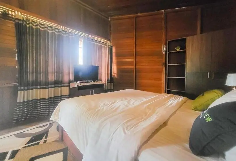 Urbanview Hotel Villa 36 Sukabumi