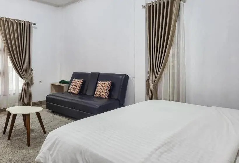 Urbanview Hotel Villa 36 Sukabumi