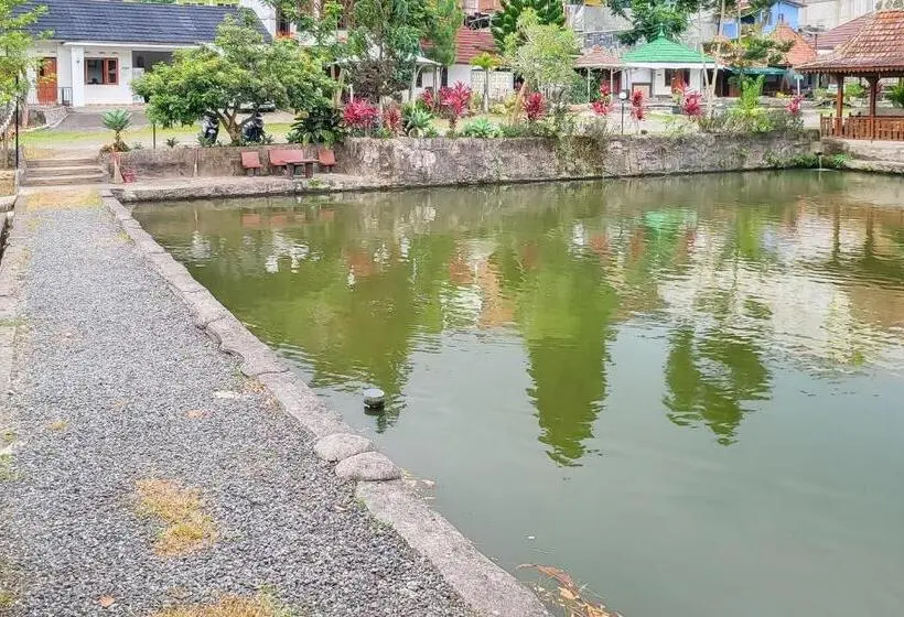 Urbanview Hotel Villa 36 Sukabumi
