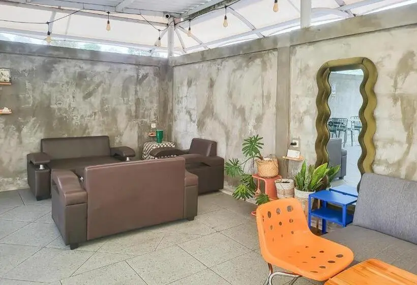 Urbanview Hotel Villa 36 Sukabumi