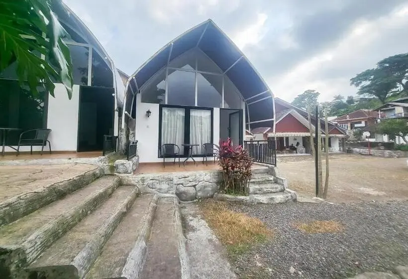 Urbanview Hotel Villa 36 Sukabumi