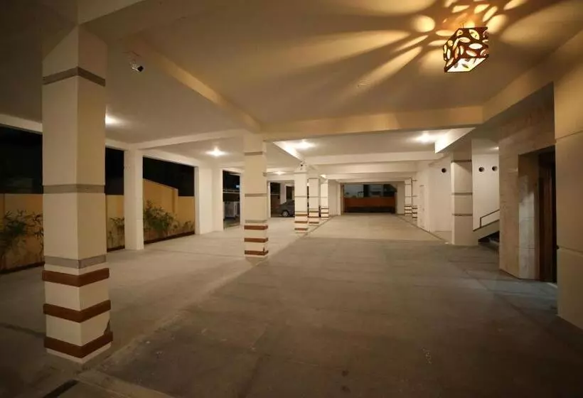 ホテル Rohini Apart