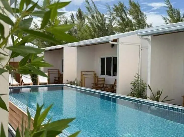 هتل Manta Beach Retreat