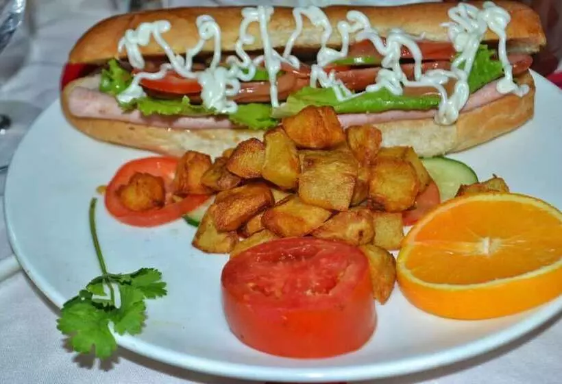 تختخواب و صبحانه Limrock