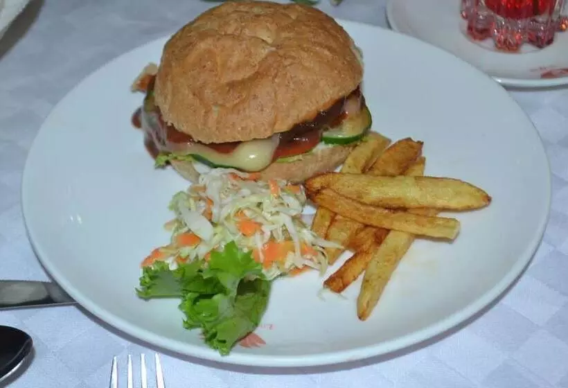 تختخواب و صبحانه Limrock