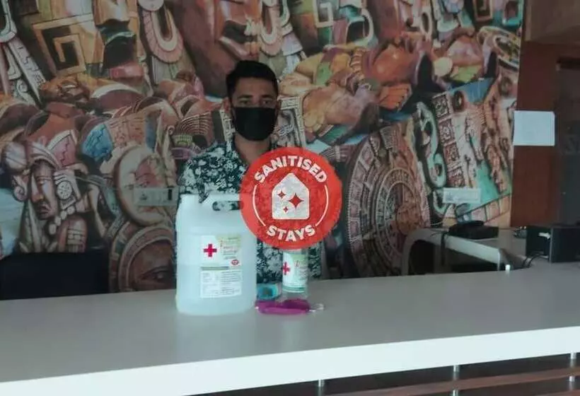هتل Oyo 28645 Nirmalya Plaza