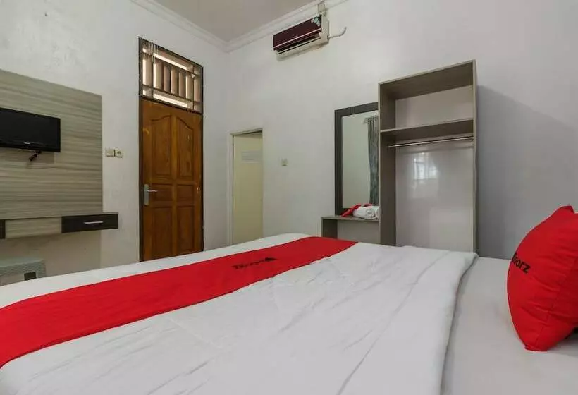 هتل Reddoorz Near Pantai Panjang Bengkulu