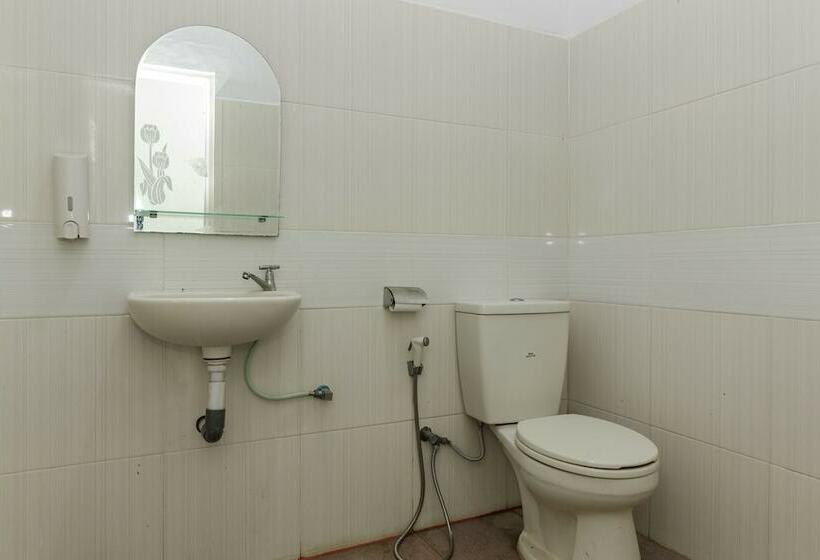 Hotel Reddoorz Near Pantai Panjang Bengkulu