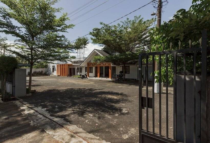 Hotel Reddoorz Near Pantai Panjang Bengkulu