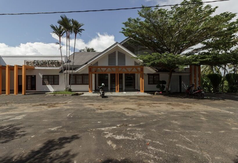 Hotel Reddoorz Near Pantai Panjang Bengkulu