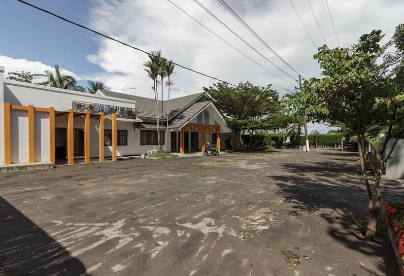 Hotel Reddoorz Near Pantai Panjang Bengkulu