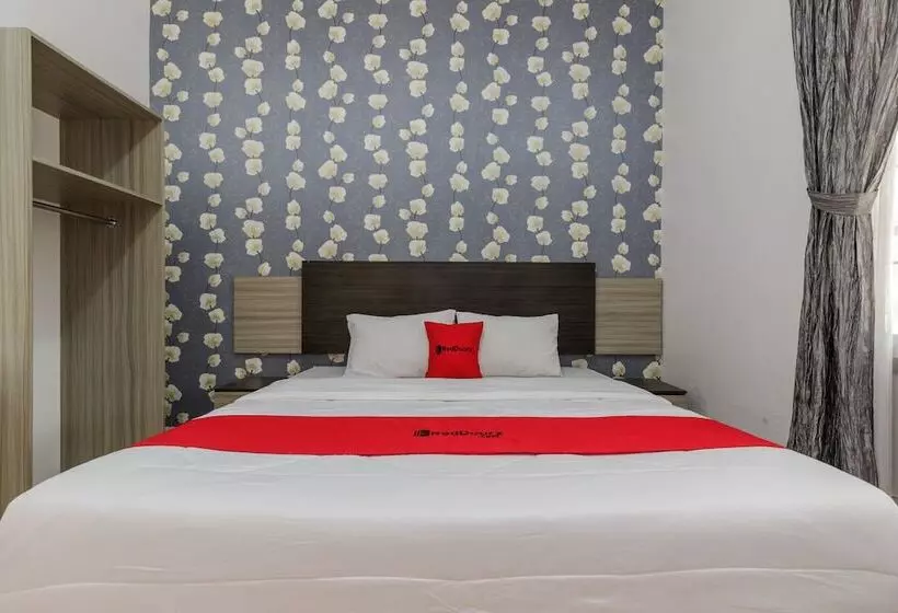 هتل Reddoorz Near Pantai Panjang Bengkulu