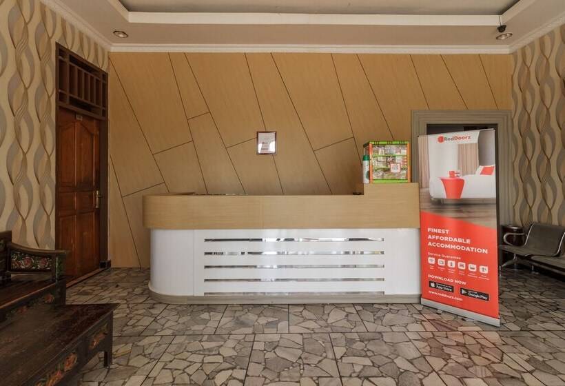 Hotel Reddoorz Near Pantai Panjang Bengkulu