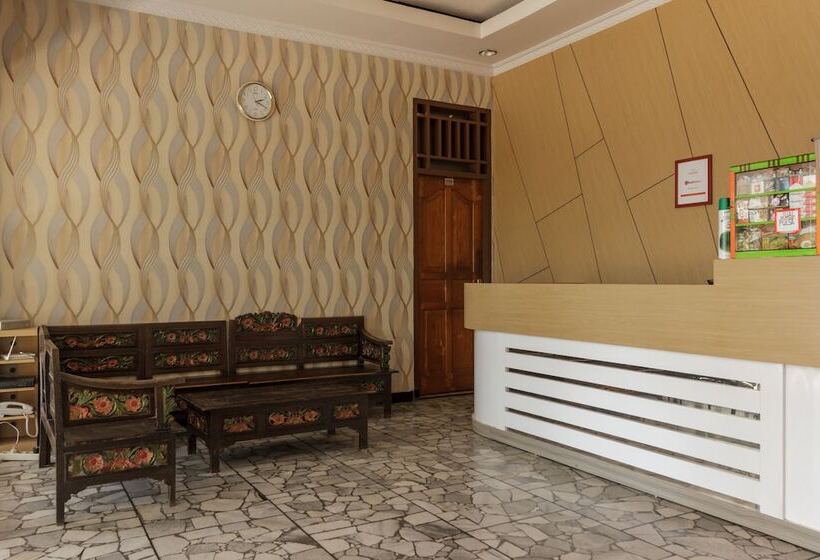 Hotel Reddoorz Near Pantai Panjang Bengkulu