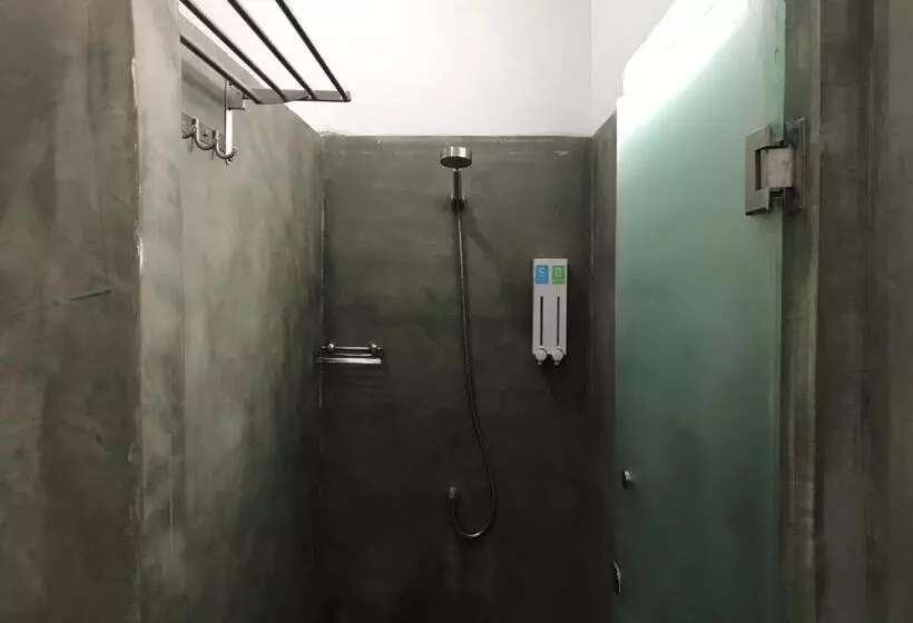 Retkeilymaja Onederz Koh Rong Sanloem