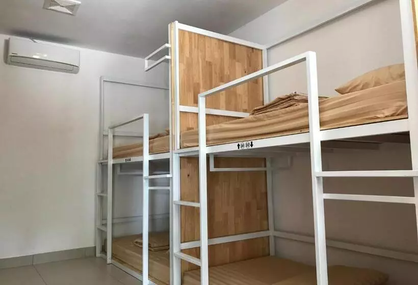 Retkeilymaja Onederz Koh Rong Sanloem