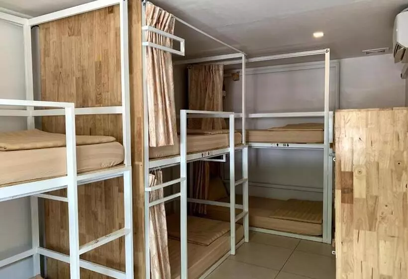 Retkeilymaja Onederz Koh Rong Sanloem