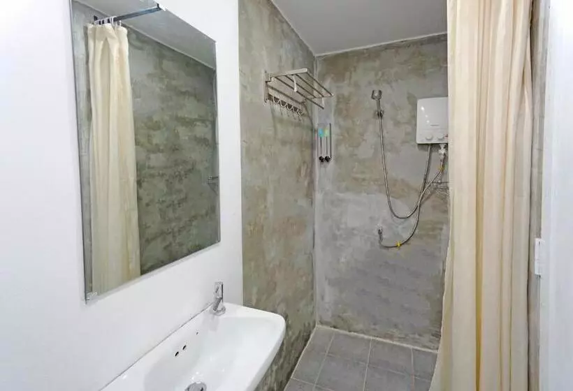 Retkeilymaja Onederz Koh Rong Sanloem