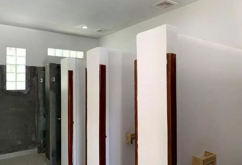 Retkeilymaja Onederz Koh Rong Sanloem