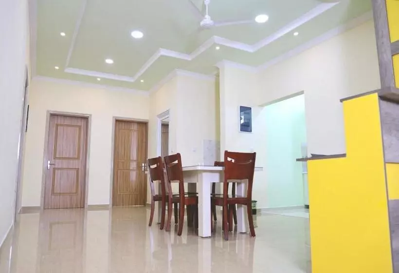 پانسیون Clove Beach