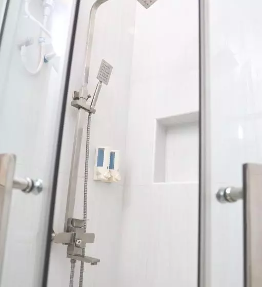 پانسیون Clove Beach