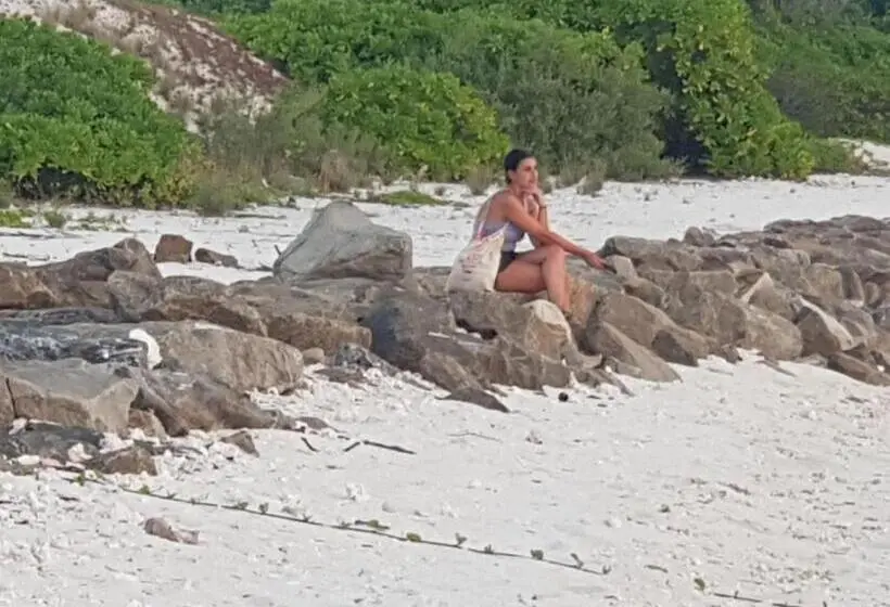 پانسیون Clove Beach