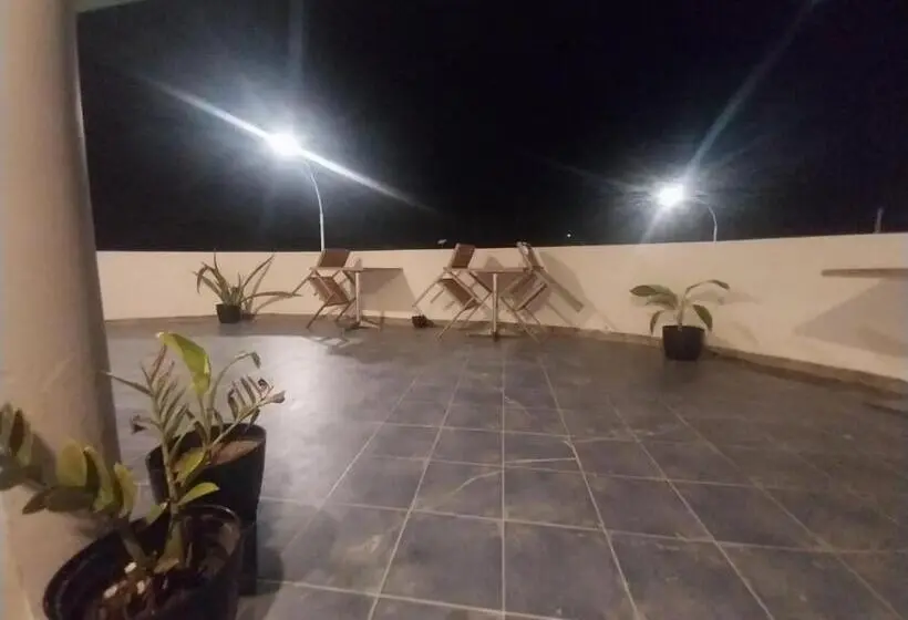 پانسیون Clove Beach