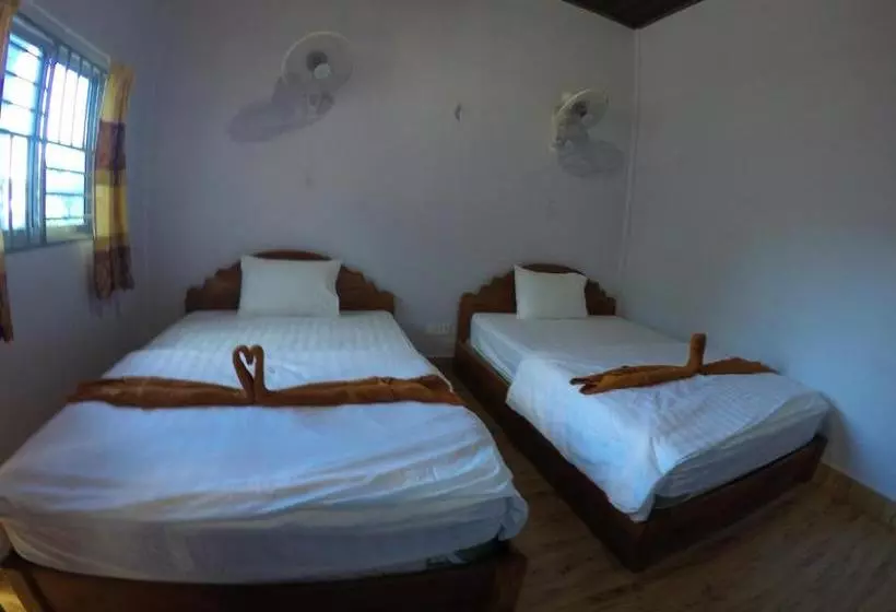 ペンション Koh Rong Boutique Wooden