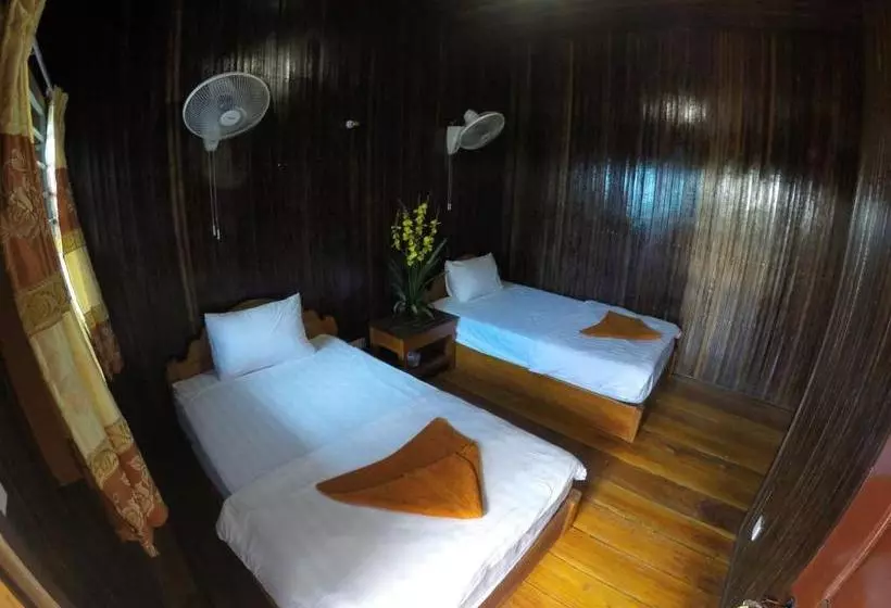 ペンション Koh Rong Boutique Wooden