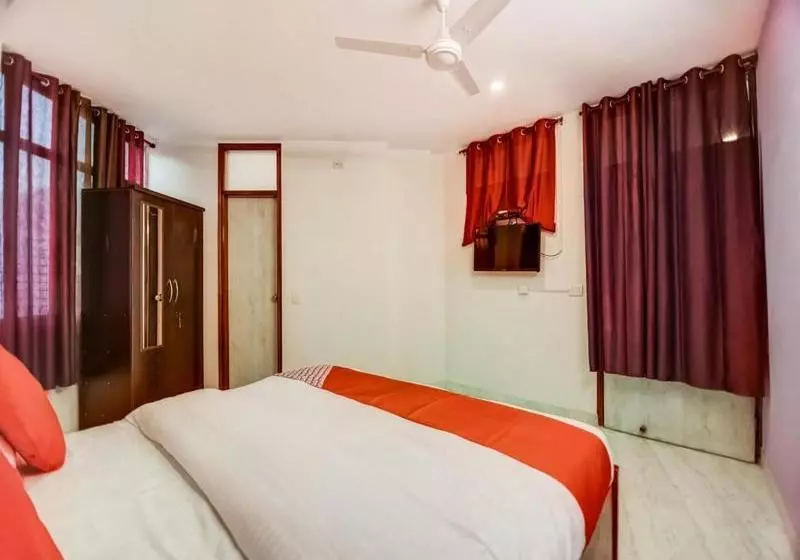 ペンション Krishna Suites
