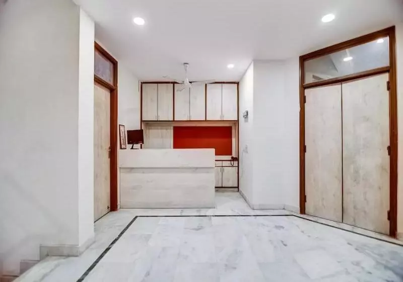 ペンション Krishna Suites