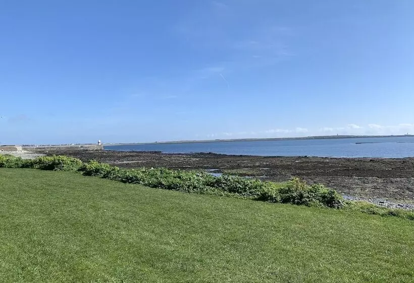Aamiaismajoitus (B&B) Knock Rushen House