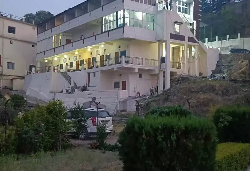 Hotelli Goroomgo Tribhuwan Ranikhet