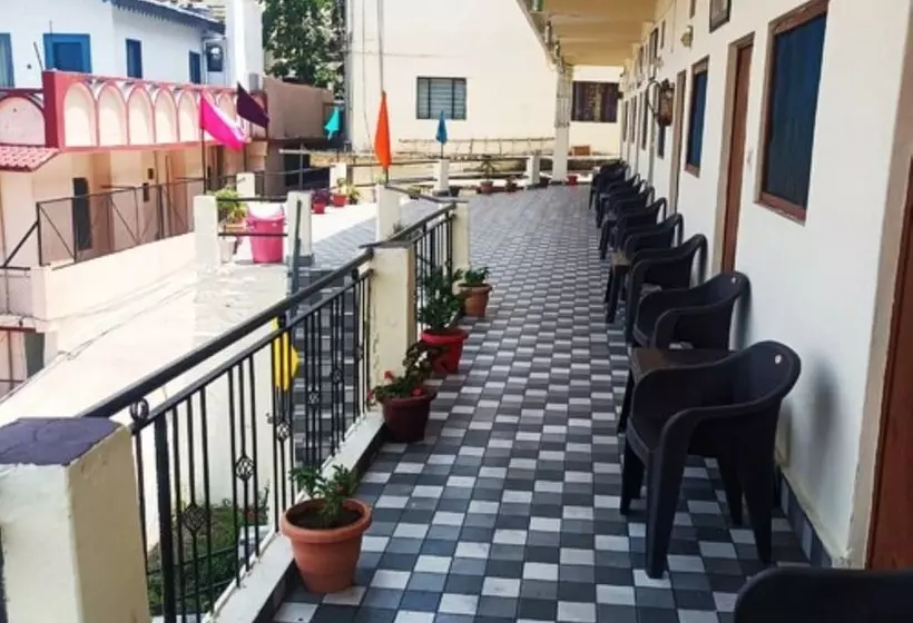 Hotelli Goroomgo Tribhuwan Ranikhet