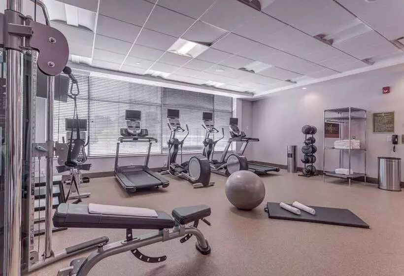 هتل Home2 Suites By Hilton Toronto Brampton