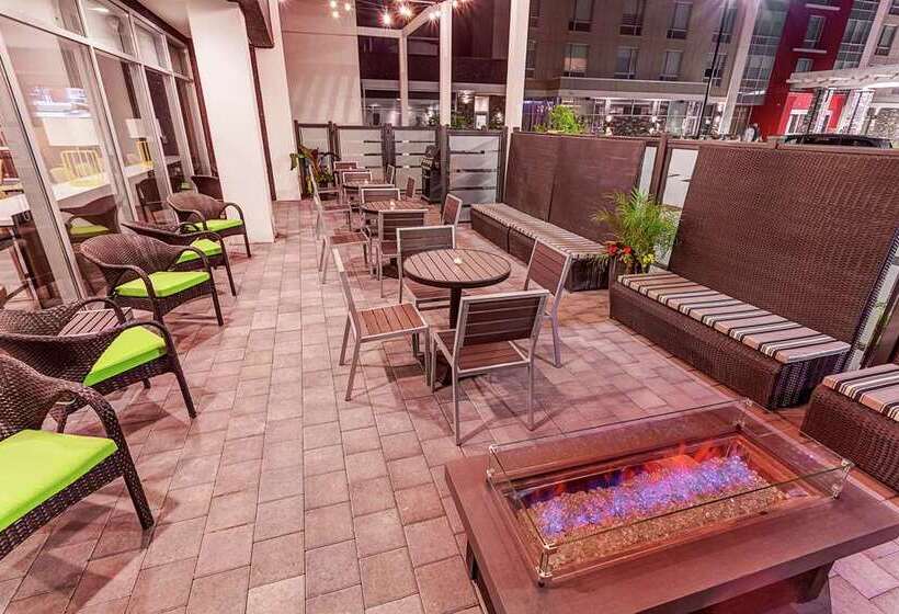 هتل Home2 Suites By Hilton Toronto Brampton