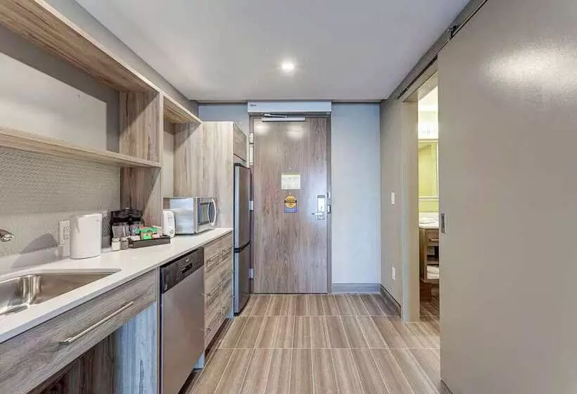 هتل Home2 Suites By Hilton Toronto Brampton