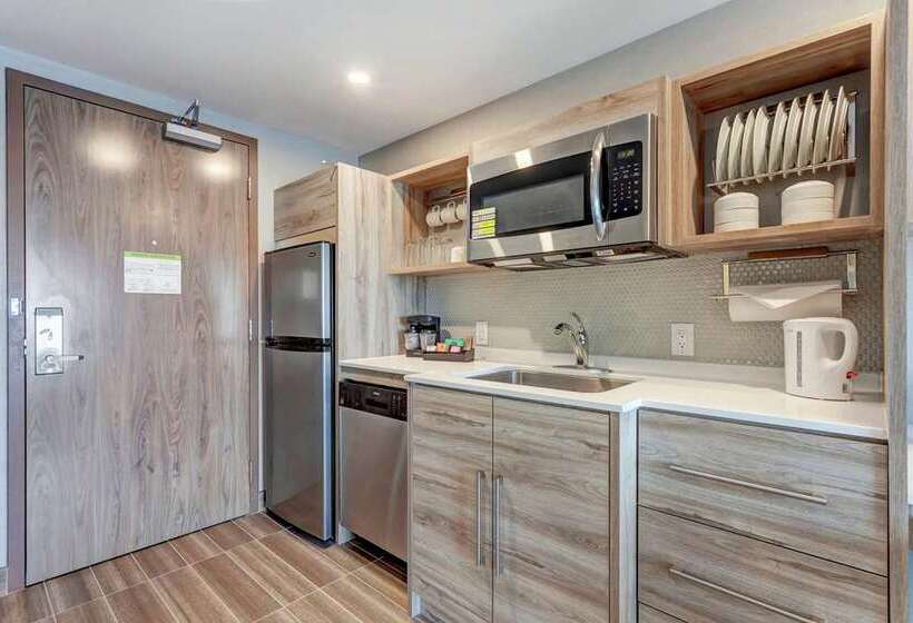 هتل Home2 Suites By Hilton Toronto Brampton