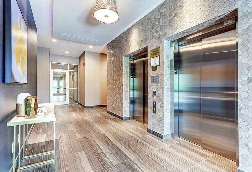 هتل Home2 Suites By Hilton Toronto Brampton