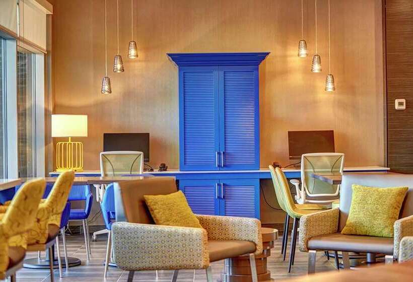 هتل Home2 Suites By Hilton Toronto Brampton